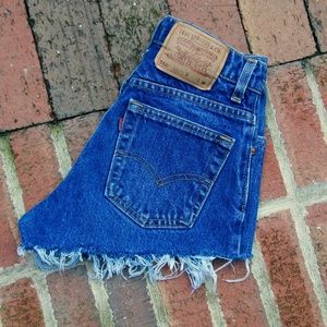 Vintage High Waisted 550 Levi Jean Shorts